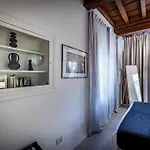 The Checkmate\'S House In Florence